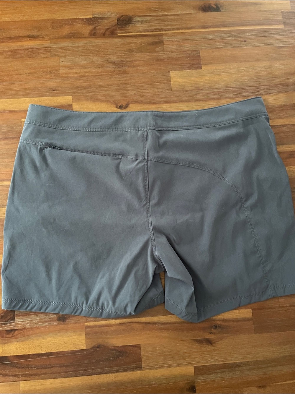 Toad&Co Women's Athletic Shorts in Slate Gray - Picture 5 of 5